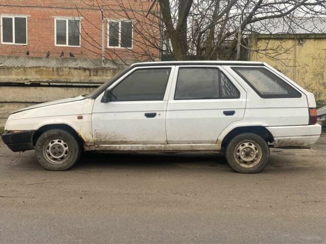 Белый Шкода Форман, объемом двигателя 0 л и пробегом 222 тыс. км за 353 $, фото 3 на Automoto.ua