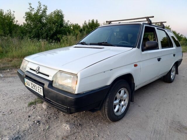 Білий Шкода Форман, об'ємом двигуна 1.3 л та пробігом 240 тис. км за 1500 $, фото 9 на Automoto.ua
