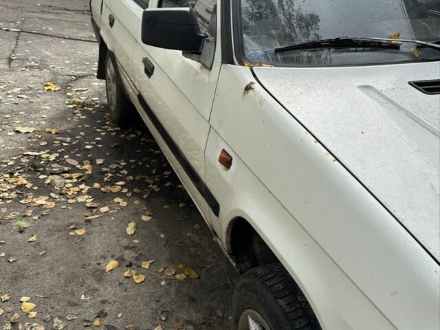 Белый Шкода Форман, объемом двигателя 1.3 л и пробегом 200 тыс. км за 595 $, фото 3 на Automoto.ua