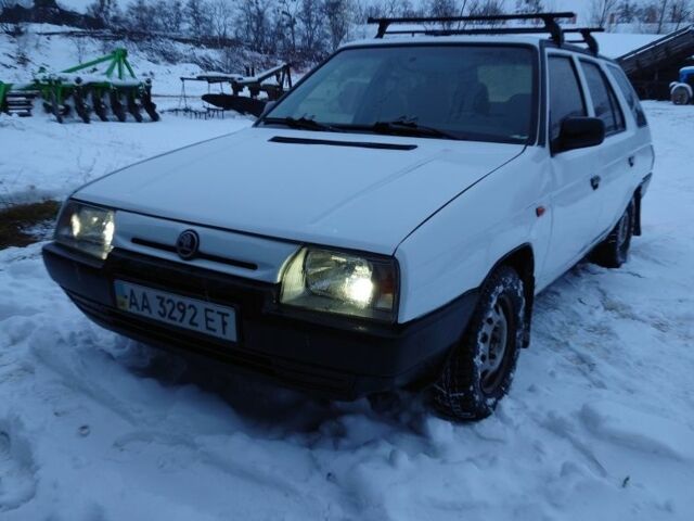 Білий Шкода Форман, об'ємом двигуна 1.3 л та пробігом 240 тис. км за 1500 $, фото 13 на Automoto.ua