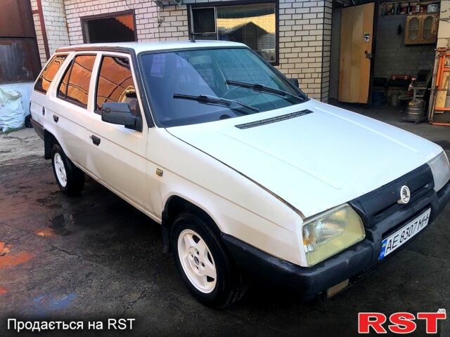 Белый Шкода Форман, объемом двигателя 1.3 л и пробегом 150 тыс. км за 850 $, фото 1 на Automoto.ua