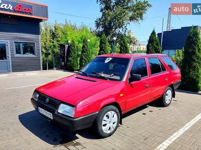 Червоний Шкода Форман, об'ємом двигуна 1.3 л та пробігом 100 тис. км за 1300 $, фото 3 на Automoto.ua