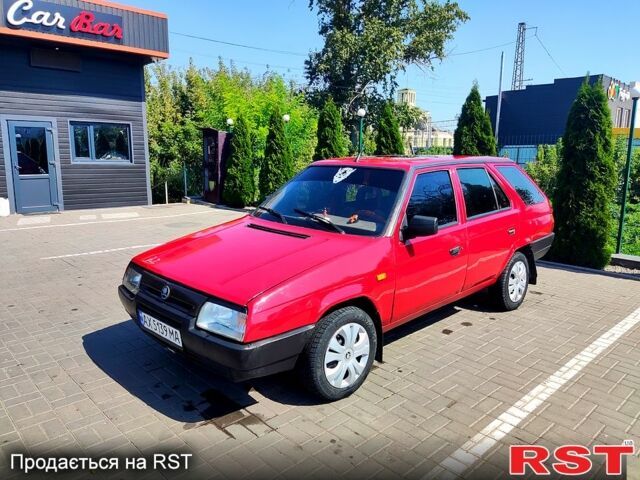 Красный Шкода Форман, объемом двигателя 1.3 л и пробегом 100 тыс. км за 1300 $, фото 4 на Automoto.ua