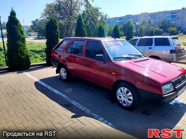 Красный Шкода Форман, объемом двигателя 1.3 л и пробегом 100 тыс. км за 1300 $, фото 5 на Automoto.ua