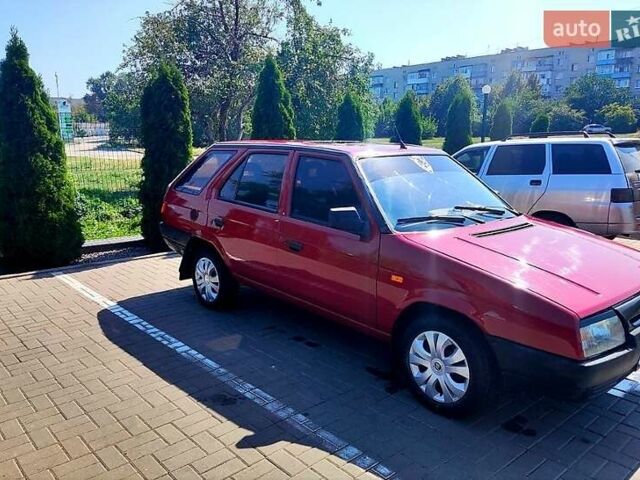 Червоний Шкода Форман, об'ємом двигуна 1.3 л та пробігом 100 тис. км за 1300 $, фото 4 на Automoto.ua