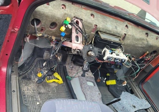 Красный Шкода Форман, объемом двигателя 0 л и пробегом 2 тыс. км за 1897 $, фото 6 на Automoto.ua