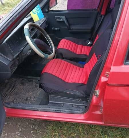 Красный Шкода Форман, объемом двигателя 1.5 л и пробегом 160 тыс. км за 1200 $, фото 3 на Automoto.ua