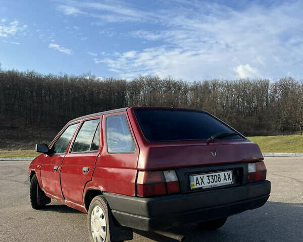 Красный Шкода Форман, объемом двигателя 1.3 л и пробегом 200 тыс. км за 600 $, фото 2 на Automoto.ua