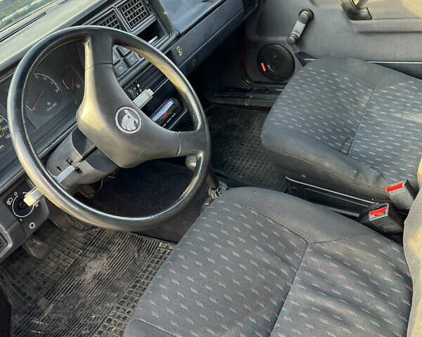 Красный Шкода Форман, объемом двигателя 1.3 л и пробегом 200 тыс. км за 600 $, фото 4 на Automoto.ua