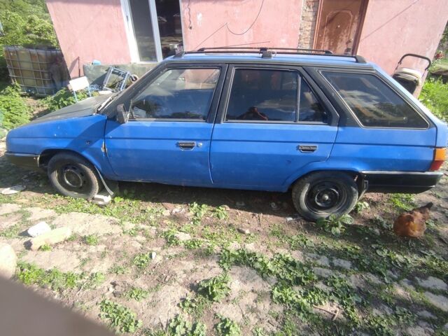 Синий Шкода Форман, объемом двигателя 1.3 л и пробегом 200 тыс. км за 450 $, фото 3 на Automoto.ua