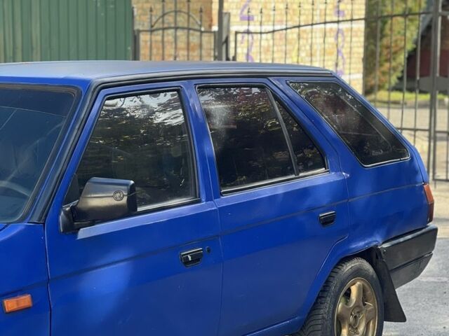 Синий Шкода Форман, объемом двигателя 1.3 л и пробегом 300 тыс. км за 856 $, фото 2 на Automoto.ua