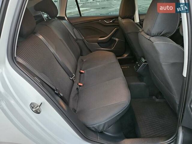 Білий Шкода KAMIQ, об'ємом двигуна 1.6 л та пробігом 52 тис. км за 18800 $, фото 38 на Automoto.ua