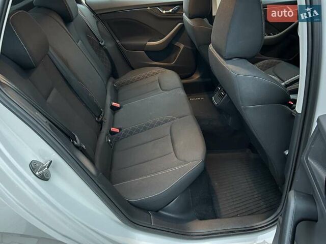 Белый Шкода KAMIQ, объемом двигателя 1.6 л и пробегом 62 тыс. км за 16500 $, фото 59 на Automoto.ua