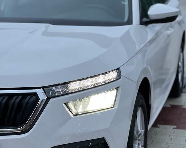 Белый Шкода KAMIQ, объемом двигателя 1.6 л и пробегом 62 тыс. км за 16500 $, фото 10 на Automoto.ua