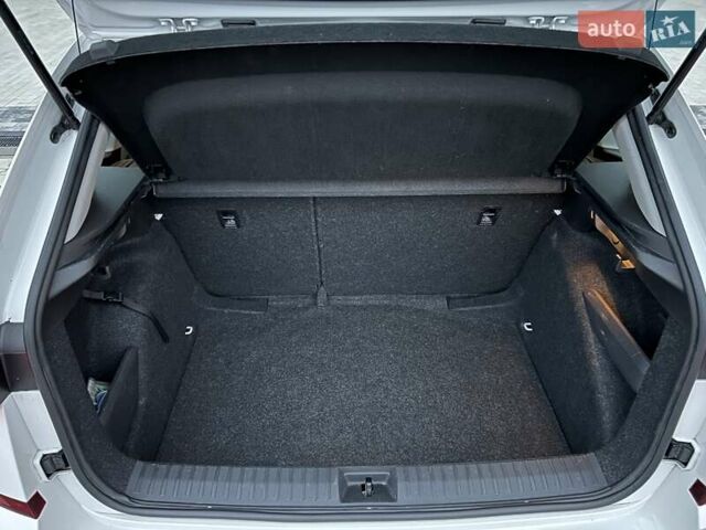 Белый Шкода KAMIQ, объемом двигателя 1.6 л и пробегом 62 тыс. км за 16500 $, фото 61 на Automoto.ua