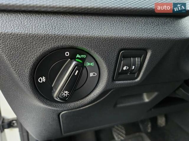 Білий Шкода KAMIQ, об'ємом двигуна 1.6 л та пробігом 52 тис. км за 18800 $, фото 58 на Automoto.ua