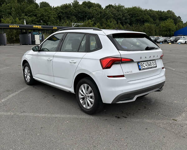 Белый Шкода KAMIQ, объемом двигателя 1.5 л и пробегом 52 тыс. км за 17400 $, фото 5 на Automoto.ua