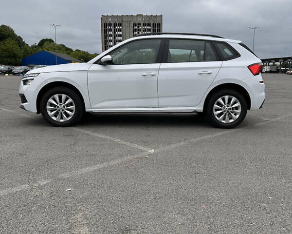Белый Шкода KAMIQ, объемом двигателя 1.5 л и пробегом 52 тыс. км за 17400 $, фото 4 на Automoto.ua