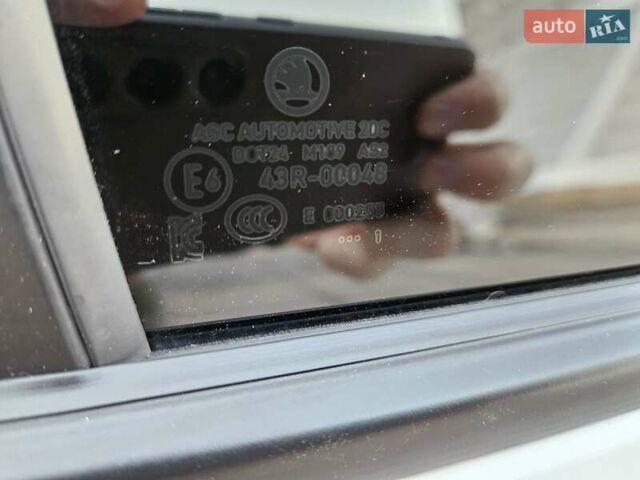 Білий Шкода KAMIQ, об'ємом двигуна 1.6 л та пробігом 52 тис. км за 18800 $, фото 79 на Automoto.ua