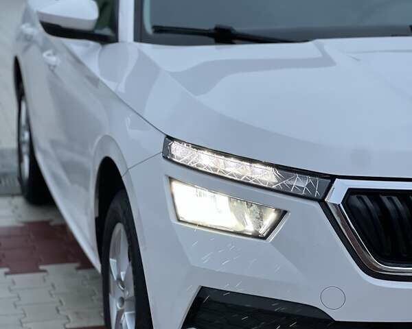 Белый Шкода KAMIQ, объемом двигателя 1.6 л и пробегом 62 тыс. км за 16500 $, фото 9 на Automoto.ua