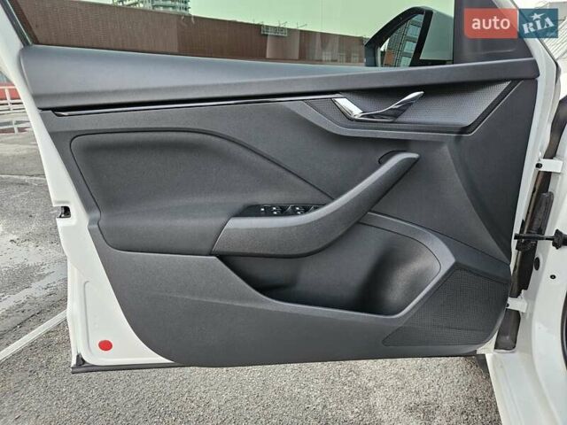 Білий Шкода KAMIQ, об'ємом двигуна 1.6 л та пробігом 52 тис. км за 18800 $, фото 22 на Automoto.ua