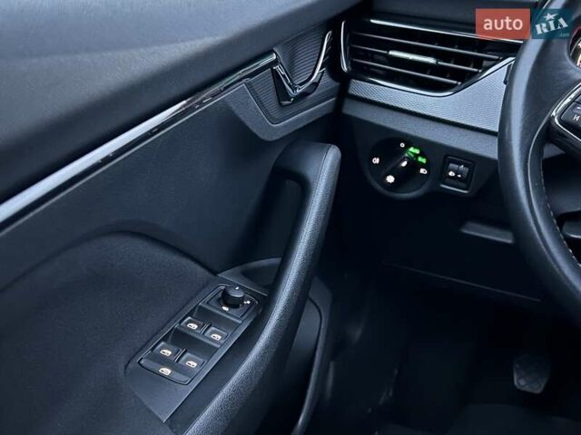 Белый Шкода KAMIQ, объемом двигателя 1.6 л и пробегом 62 тыс. км за 16500 $, фото 50 на Automoto.ua