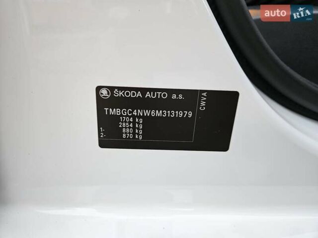 Білий Шкода KAMIQ, об'ємом двигуна 1.6 л та пробігом 52 тис. км за 18800 $, фото 32 на Automoto.ua