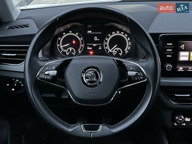 Белый Шкода KAMIQ, объемом двигателя 1.6 л и пробегом 62 тыс. км за 16500 $, фото 34 на Automoto.ua