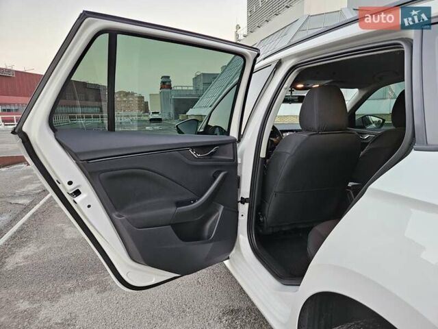 Білий Шкода KAMIQ, об'ємом двигуна 1.6 л та пробігом 52 тис. км за 18800 $, фото 40 на Automoto.ua