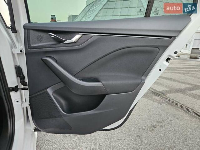 Білий Шкода KAMIQ, об'ємом двигуна 1.6 л та пробігом 52 тис. км за 18800 $, фото 36 на Automoto.ua