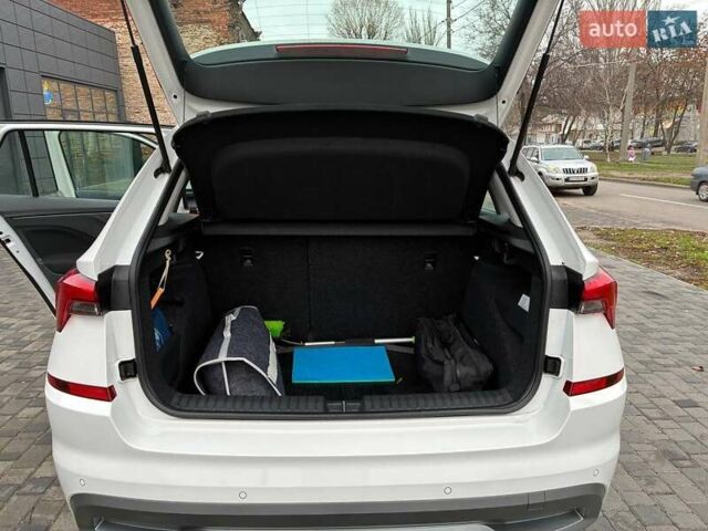 Белый Шкода KAMIQ, объемом двигателя 1.6 л и пробегом 18 тыс. км за 21000 $, фото 7 на Automoto.ua