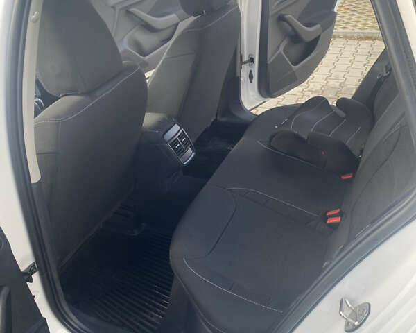 Белый Шкода KAMIQ, объемом двигателя 1.6 л и пробегом 38 тыс. км за 23000 $, фото 17 на Automoto.ua