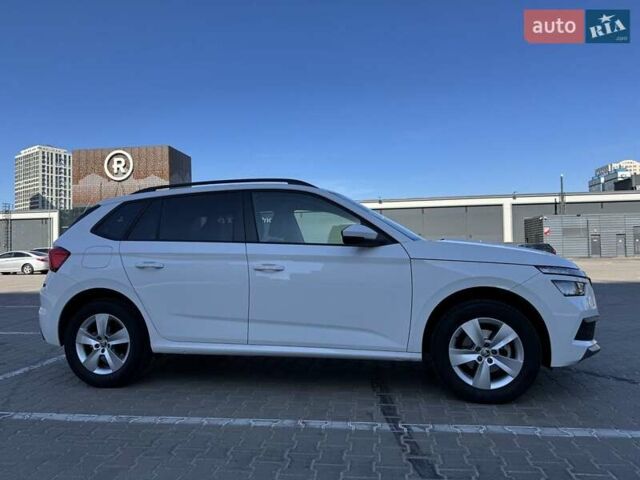 Белый Шкода KAMIQ, объемом двигателя 1.6 л и пробегом 15 тыс. км за 22500 $, фото 17 на Automoto.ua