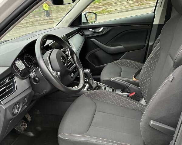 Белый Шкода KAMIQ, объемом двигателя 1.6 л и пробегом 18 тыс. км за 21000 $, фото 4 на Automoto.ua