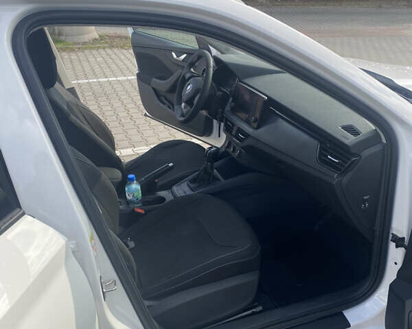 Белый Шкода KAMIQ, объемом двигателя 1.6 л и пробегом 38 тыс. км за 23000 $, фото 13 на Automoto.ua