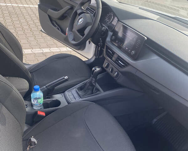 Белый Шкода KAMIQ, объемом двигателя 1.6 л и пробегом 38 тыс. км за 23000 $, фото 12 на Automoto.ua