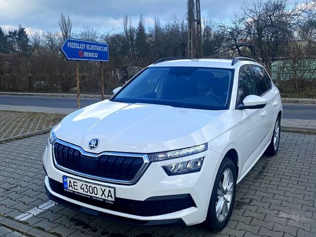 Белый Шкода KAMIQ, объемом двигателя 1.6 л и пробегом 34 тыс. км за 23000 $, фото 3 на Automoto.ua