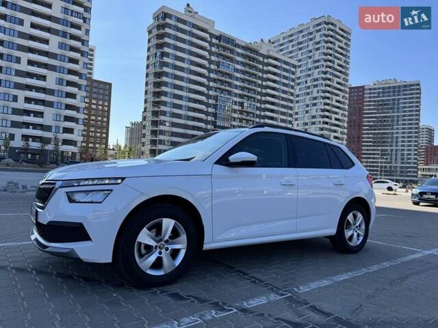 Белый Шкода KAMIQ, объемом двигателя 1.6 л и пробегом 15 тыс. км за 22500 $, фото 12 на Automoto.ua