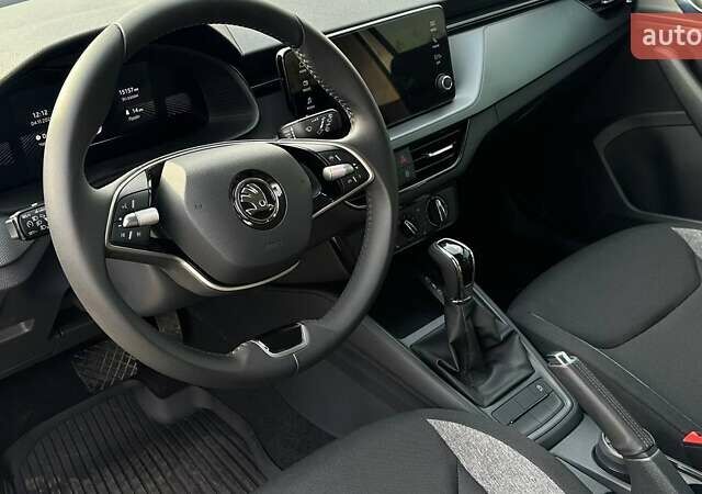 Белый Шкода KAMIQ, объемом двигателя 1 л и пробегом 15 тыс. км за 19800 $, фото 9 на Automoto.ua