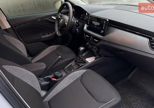 Шкода KAMIQ 2024 у Кременчуге на Automoto.ua Білий Шкода KAMIQ, об'ємом двигуна 1 л та пробігом 15 тис. км за 21000 $, фото 5 на Automoto.ua