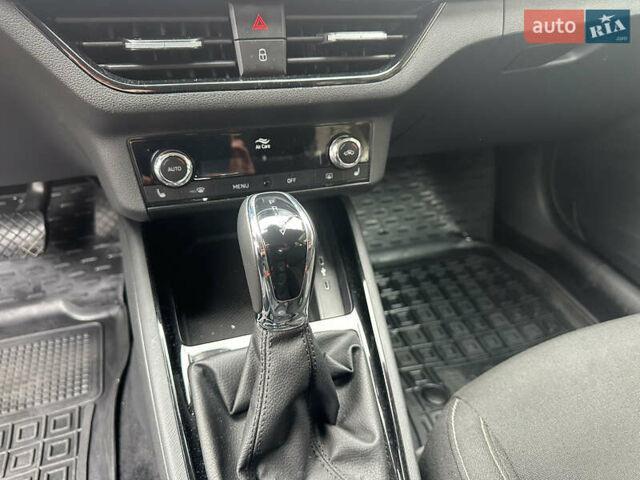 Червоний Шкода KAMIQ, об'ємом двигуна 1.5 л та пробігом 36 тис. км за 13800 $, фото 10 на Automoto.ua