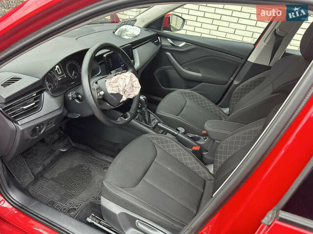 Червоний Шкода KAMIQ, об'ємом двигуна 1.5 л та пробігом 36 тис. км за 13800 $, фото 9 на Automoto.ua