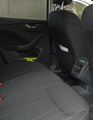 Серый Шкода KAMIQ, объемом двигателя 1.6 л и пробегом 80 тыс. км за 19300 $, фото 20 на Automoto.ua