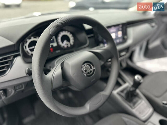 Серый Шкода KAMIQ, объемом двигателя 1.6 л и пробегом 56 тыс. км за 17800 $, фото 41 на Automoto.ua