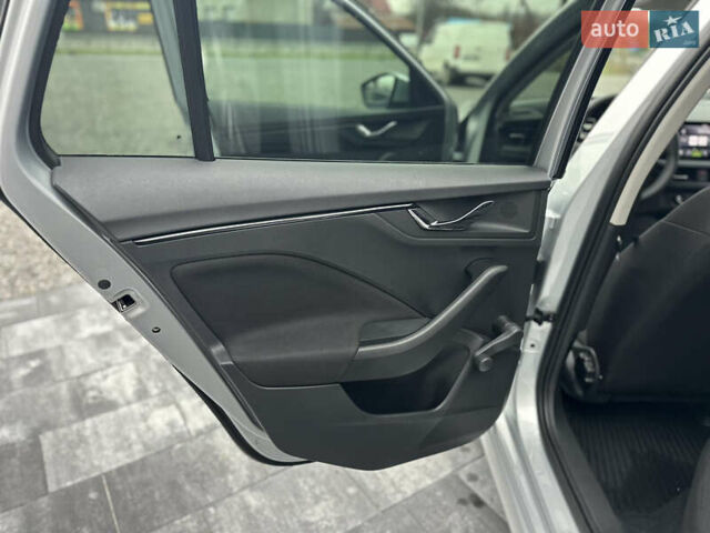 Серый Шкода KAMIQ, объемом двигателя 1.6 л и пробегом 56 тыс. км за 17800 $, фото 47 на Automoto.ua