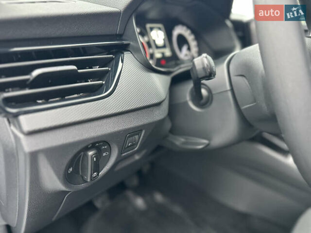 Серый Шкода KAMIQ, объемом двигателя 1.6 л и пробегом 56 тыс. км за 17800 $, фото 39 на Automoto.ua