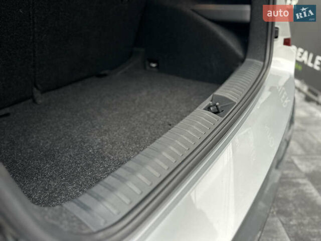 Серый Шкода KAMIQ, объемом двигателя 1.6 л и пробегом 56 тыс. км за 17800 $, фото 52 на Automoto.ua