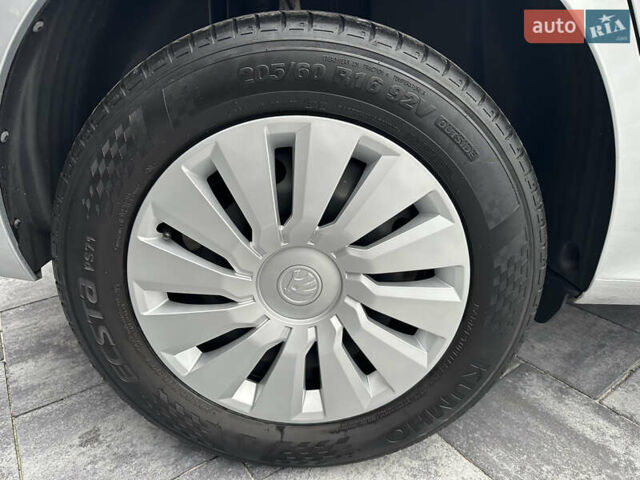 Серый Шкода KAMIQ, объемом двигателя 1.6 л и пробегом 56 тыс. км за 17800 $, фото 65 на Automoto.ua