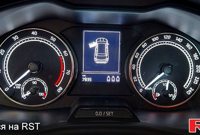 Серый Шкода KAMIQ, объемом двигателя 1.6 л и пробегом 8 тыс. км за 23000 $, фото 5 на Automoto.ua
