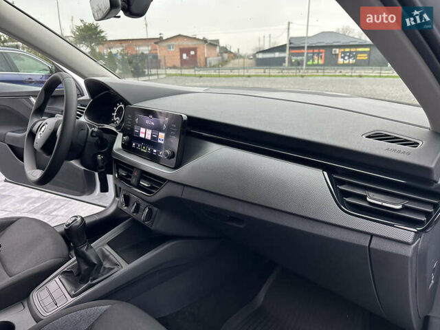 Серый Шкода KAMIQ, объемом двигателя 1.6 л и пробегом 56 тыс. км за 17800 $, фото 60 на Automoto.ua